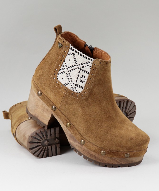 Botas Camel Ginova de Mulher com Renda no Elástico