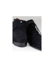 Botas Pretas Ginova Rasas com Atacadores