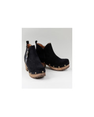 Women's Ginova Boots with Buckle Decorated