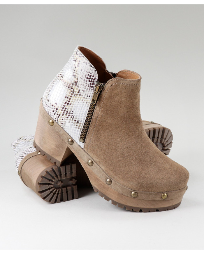 Women's Ginova Boots with Closes on the Laterals