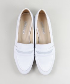 Sapatos Rasos Brancos Ginova com Travessão Decorado