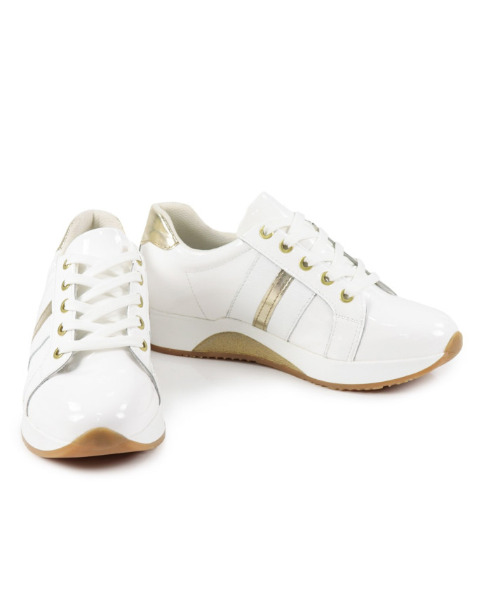 Sapatilha Branca de Mulher Ginova em Verniz