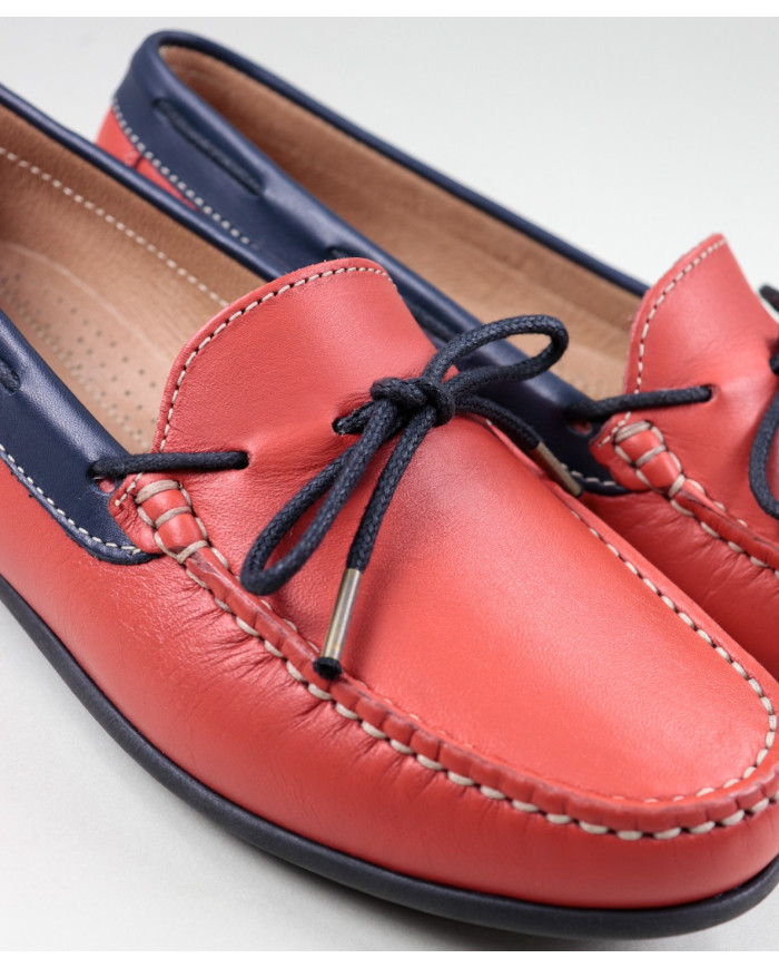 Red Women's Moccasins with Cordon on the Front