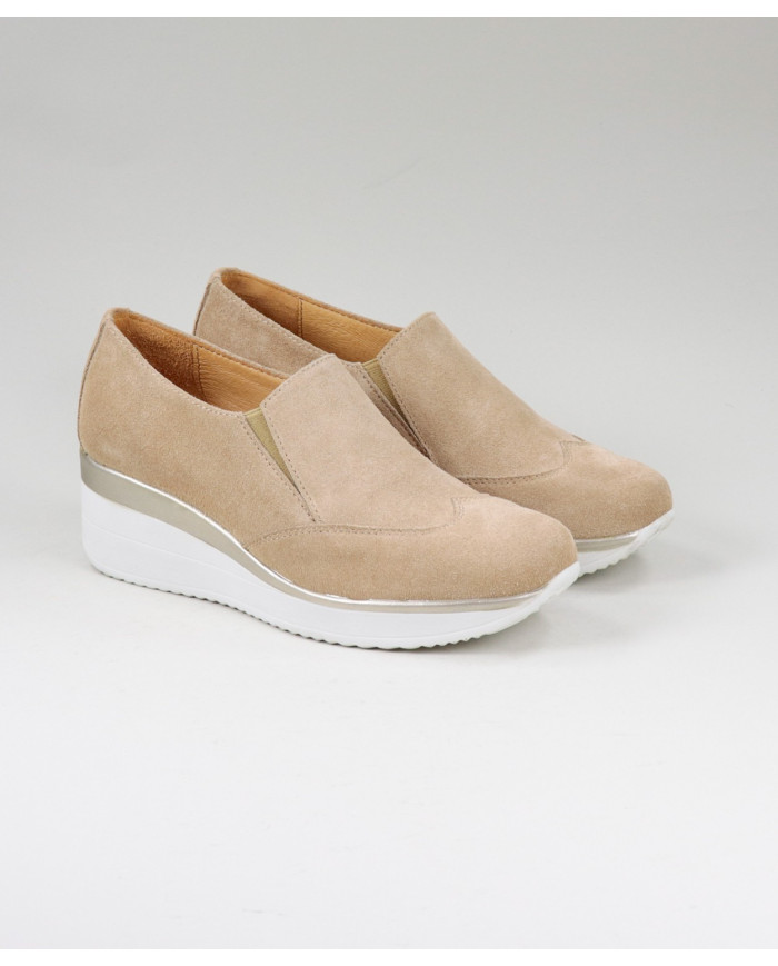 Ladies Taupe Trainers in Cunha