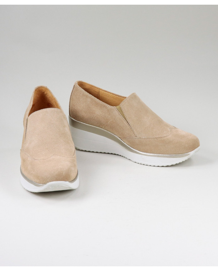 Ladies Taupe Trainers in Cunha