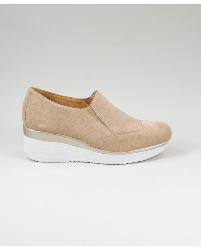 Ladies Taupe Trainers in Cunha