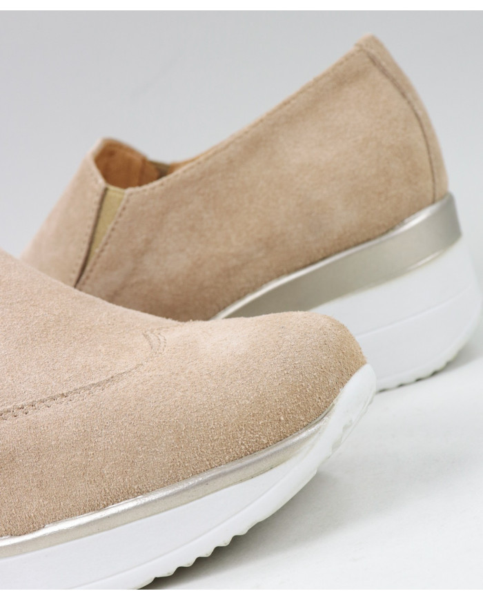 Ladies Taupe Trainers in Cunha