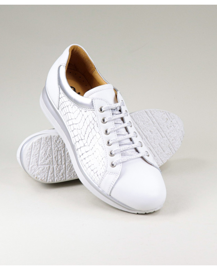 Women of Wholesalers Ginova White Trainers