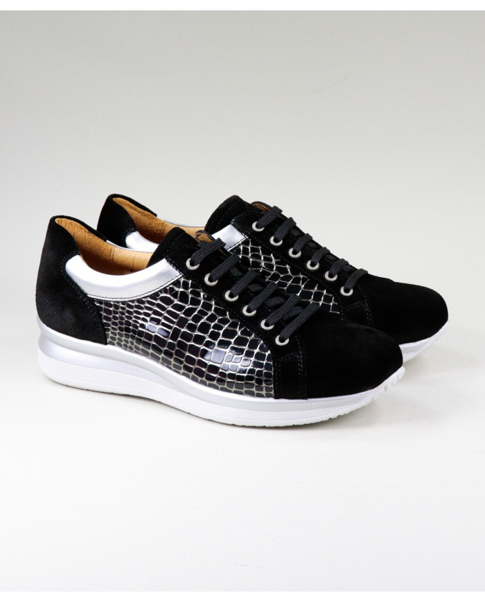 Women's Pretas Ginova Trainers