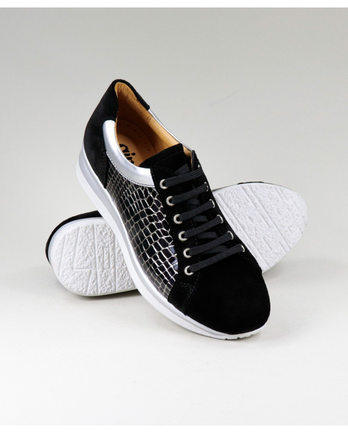 Sapatilhas Pretas Ginova Femininas de Atacadores