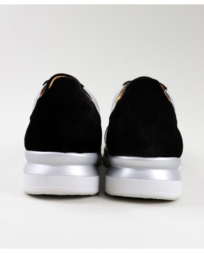 Women's Pretas Ginova Trainers