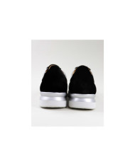 Women's Pretas Ginova Trainers