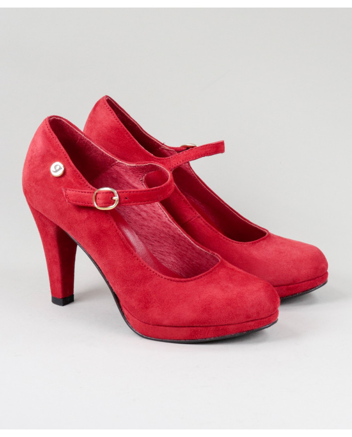 Red Shoes of Lady Ginova in Suede