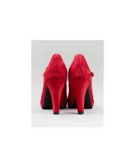 Red Shoes of Lady Ginova in Suede