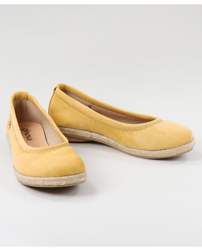 Sabrinas Mostarda Ginova with Sola in Esparto