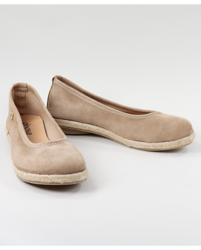 Sabrinas Taupe Ginova with Sola in Esparto