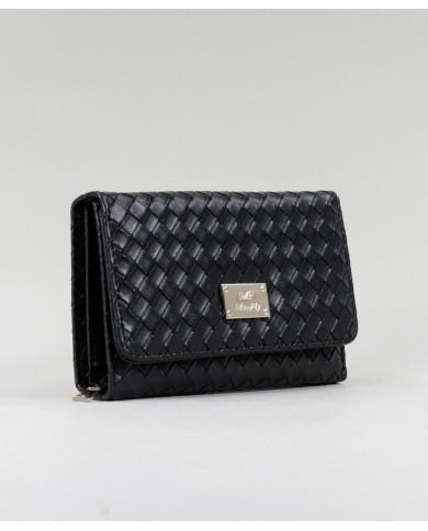 Cartera negra con efecto entrelazado