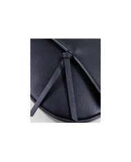 Black Case of Lady Tiracolo